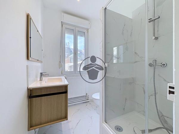 Location                                                      Maison
                        
                     3 pièces                      65 m2                     à Saint-Quentin