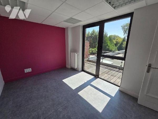 MERVILLE 59660- En Exclusivité chez votre Notaire : A vendre Ensemble immobilier professionnel ...