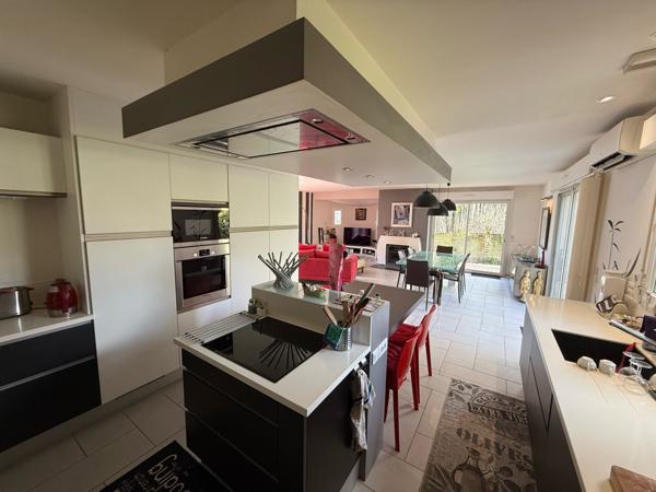 Maison 6 pièce(s) 4 chambre(s) 170 m²