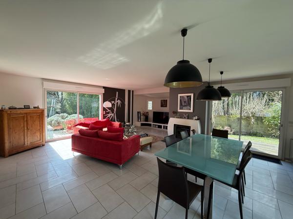 Maison 6 pièce(s) 4 chambre(s) 170 m²