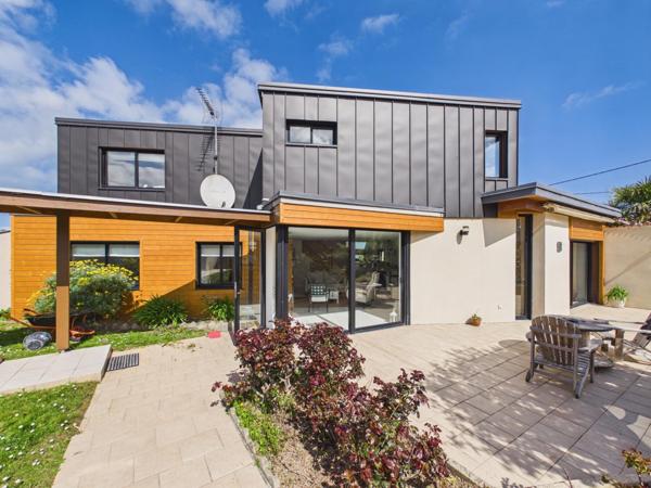 Magnifique vue sur la baie de Locquirec et son port