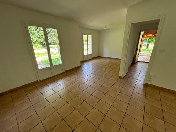 A vendre Maison plain-pied Saint Martin d'Oney 3 chambres carport terrasse