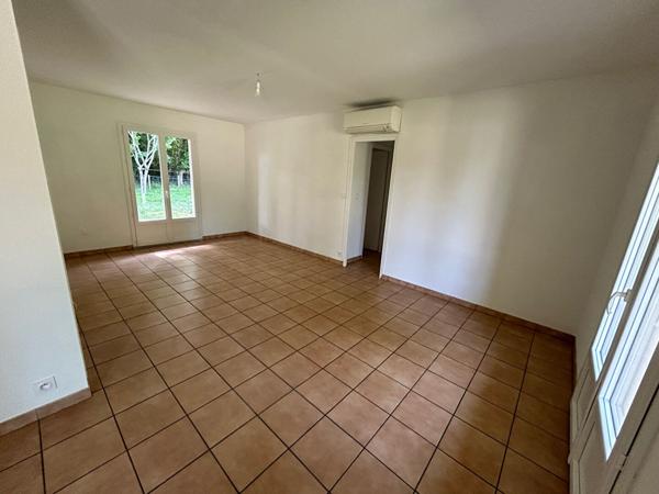 A vendre Maison plain-pied Saint Martin d'Oney 3 chambres carport terrasse