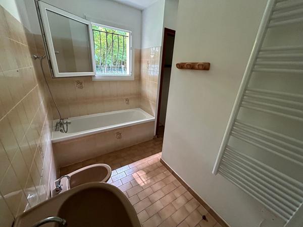 A vendre Maison plain-pied Saint Martin d'Oney 3 chambres carport terrasse