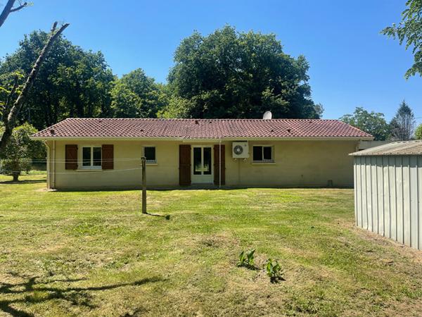 A vendre Maison plain-pied Saint Martin d'Oney 3 chambres carport terrasse