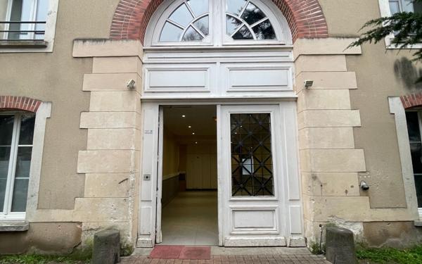 Appartement à louer    1 pièce • 24,46 m2 Étréchy