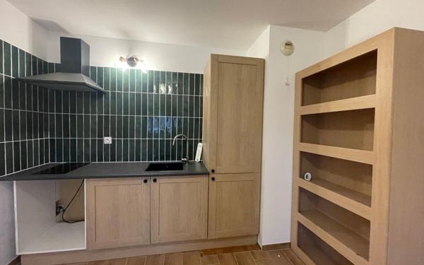 Appartement à louer    1 pièce • 24,46 m2 Étréchy