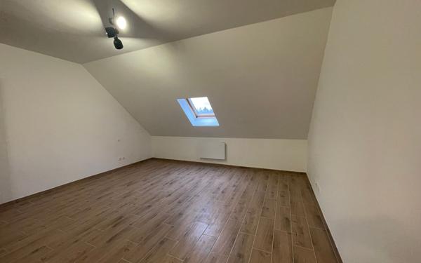 Appartement à louer    1 pièce • 24,46 m2 Étréchy