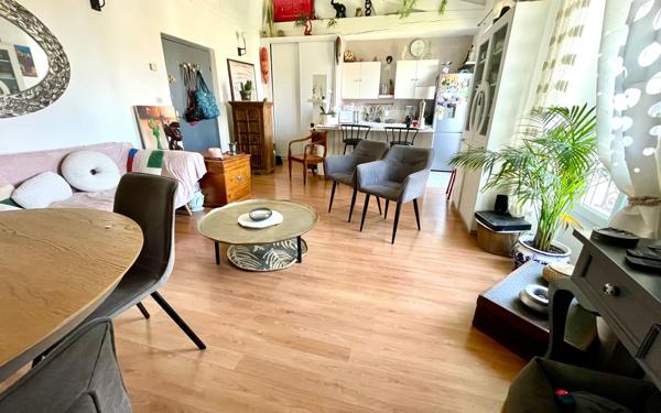 Appartement à vendre    2 pièces • 42,09 m2 Marseille 9