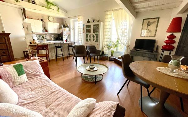 Appartement à vendre    2 pièces • 42,09 m2 Marseille 9