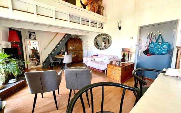 Appartement à vendre    2 pièces • 42,09 m2 Marseille 9