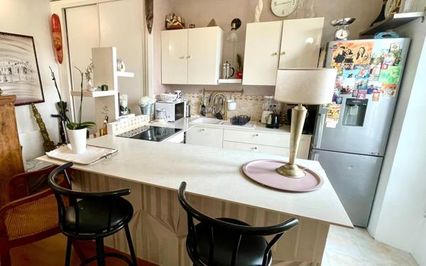 Appartement à vendre    2 pièces • 42,09 m2 Marseille 9