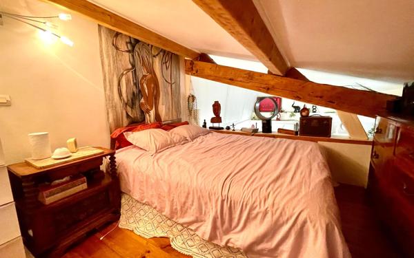 Appartement à vendre    2 pièces • 42,09 m2 Marseille 9