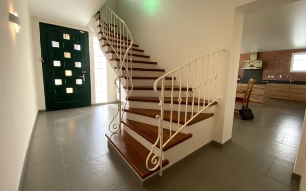 Maison à vendre    6 pièces •    Le Passage