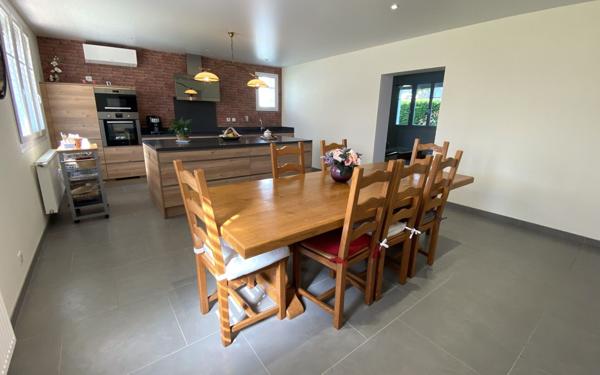 Maison à vendre    6 pièces •    Le Passage