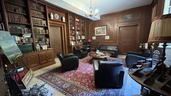 Maison 8 pièces - 553 m²