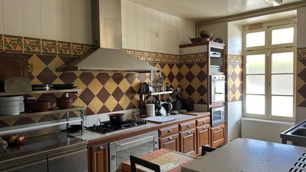 Maison 8 pièces - 553 m²