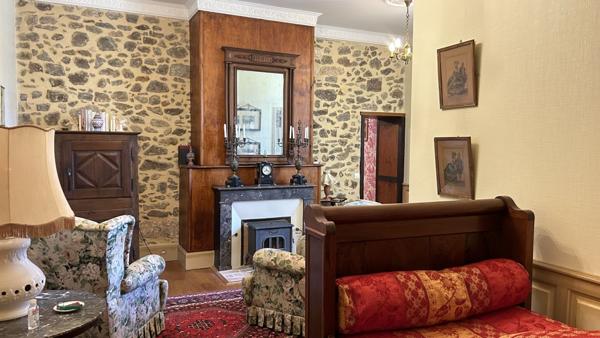 Maison 8 pièces - 553 m²