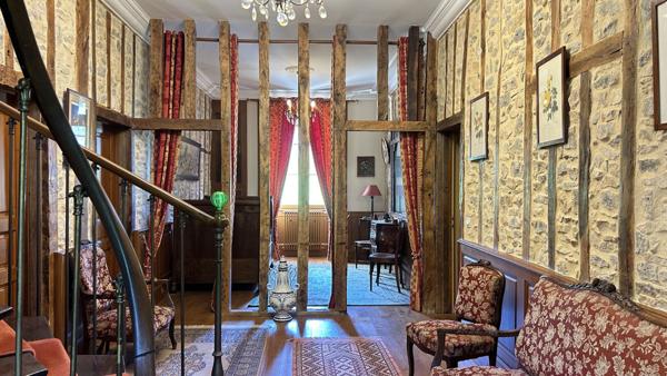 Maison 8 pièces - 553 m²