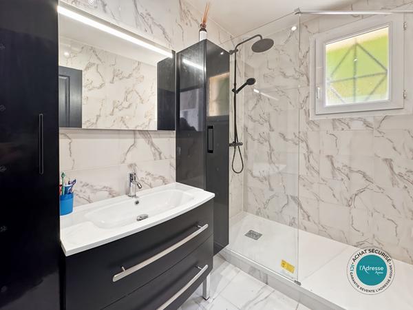 Maison Familiale de plain-pied avec combles aménagés 6 pièces Ormoy
