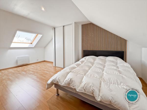 Maison Familiale de plain-pied avec combles aménagés 6 pièces Ormoy