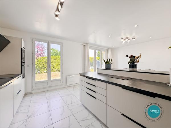 Maison Familiale de plain-pied avec combles aménagés 6 pièces Ormoy