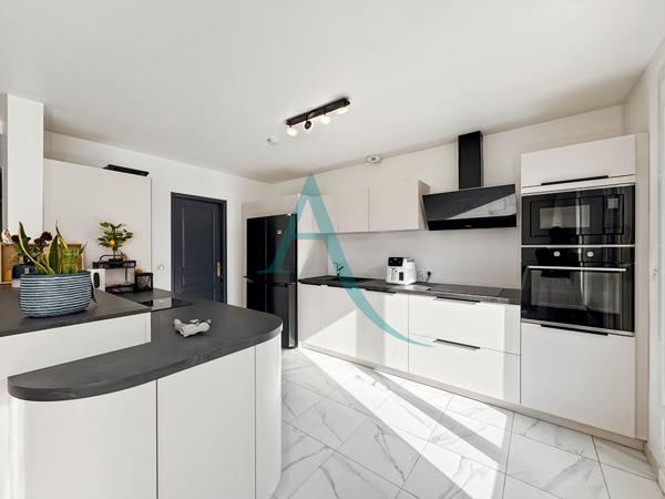 Maison Familiale de plain-pied avec combles aménagés 6 pièces Ormoy