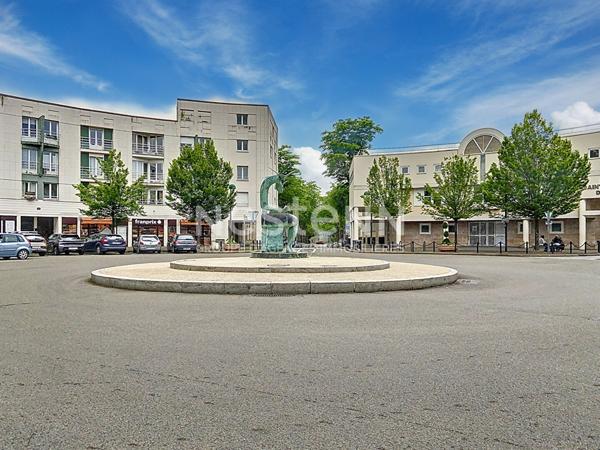 A vendre, Dernier étage !Plan de Troux Montigny le Btx 4 pièces box et cave en s/sol.