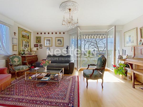 A vendre, Dernier étage !Plan de Troux Montigny le Btx 4 pièces box et cave en s/sol.