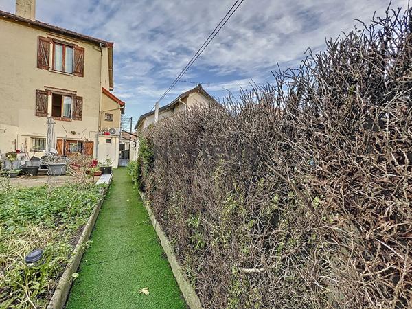 Maison Villeneuve Saint Georges 5 pièce(s) 3 chambres secteur des Ecrivains