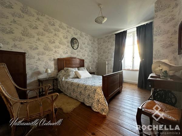 MAISON EN PIERRE ST JEAN D'ANGELY