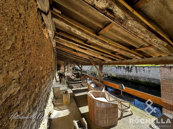 MAISON EN PIERRE ST JEAN D'ANGELY