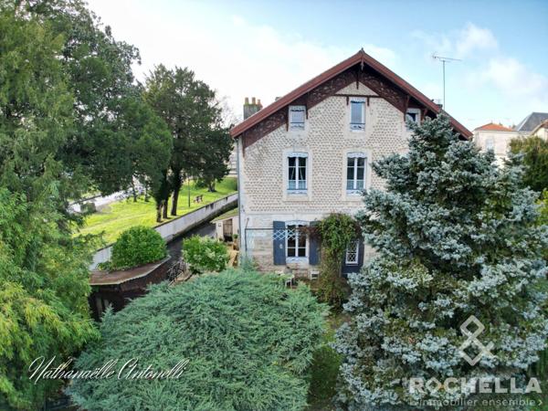 MAISON EN PIERRE ST JEAN D'ANGELY