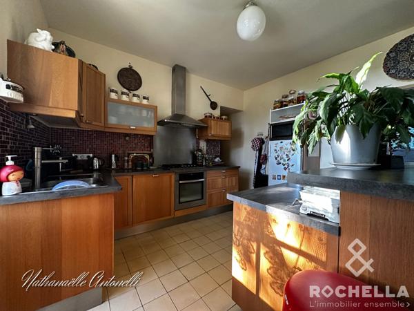 MAISON EN PIERRE ST JEAN D'ANGELY