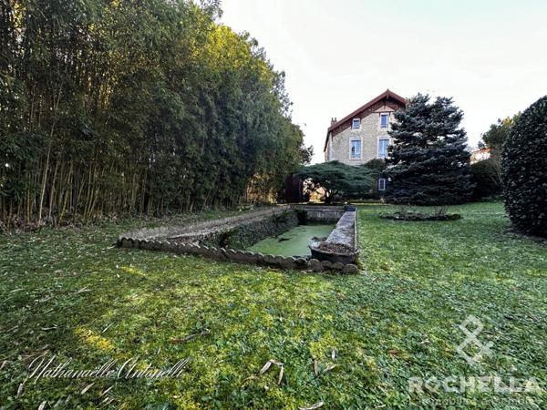 MAISON EN PIERRE ST JEAN D'ANGELY