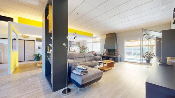 MAISON 5 CHAMBRES + PISCINE COUVERTE + ATELIER PRO + JARDIN