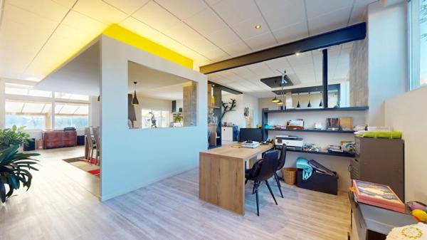 MAISON 5 CHAMBRES + PISCINE COUVERTE + ATELIER PRO + JARDIN