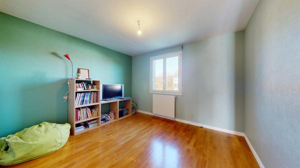 MAISON 5 CHAMBRES + PISCINE COUVERTE + ATELIER PRO + JARDIN