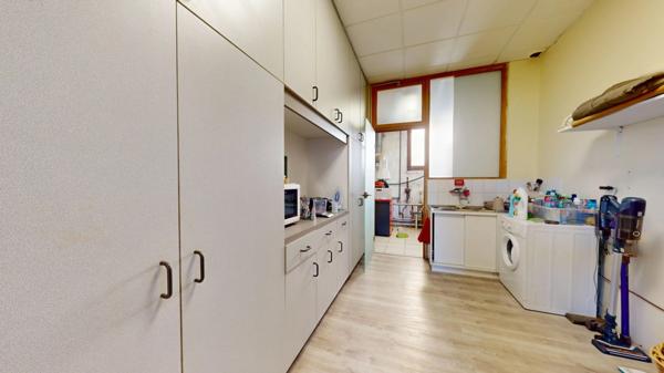 MAISON 5 CHAMBRES + PISCINE COUVERTE + ATELIER PRO + JARDIN