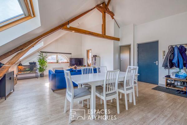 Ancien moulin à eau devenu ensemble immobilier avec jardin et dépendance