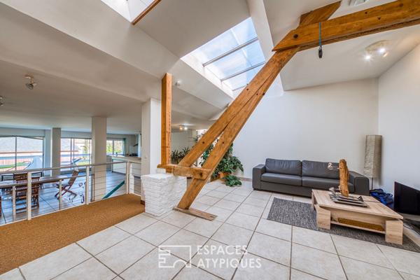 Ancien moulin à eau devenu ensemble immobilier avec jardin et dépendance