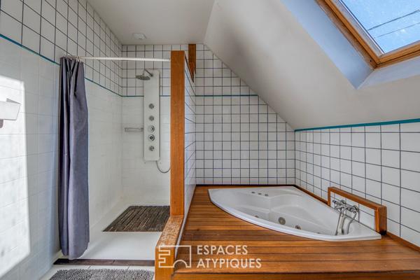 Ancien moulin à eau devenu ensemble immobilier avec jardin et dépendance