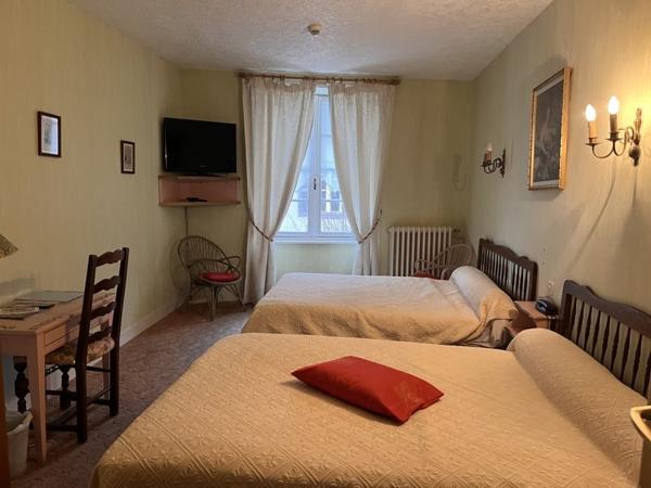 Immeuble à vendre |  Coussac-Bonneval |  420 m²