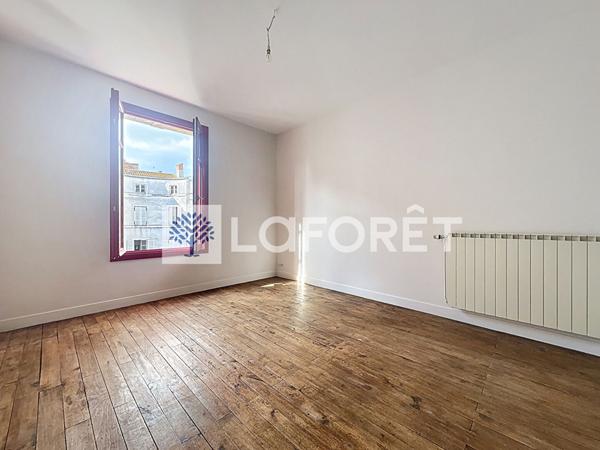 Location appartement Airvault - 3 pièce(s) - 80 m² - 500 €/mois