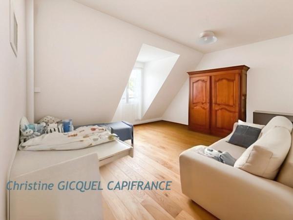 LA BAULE, villa 6 à 7 chambres avec piscine, et grand jardin clos. Belles prestations, tout confort.