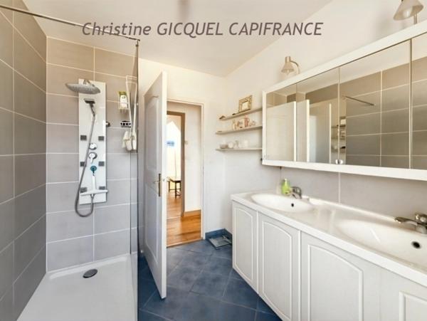 LA BAULE, villa 6 à 7 chambres avec piscine, et grand jardin clos. Belles prestations, tout confort.