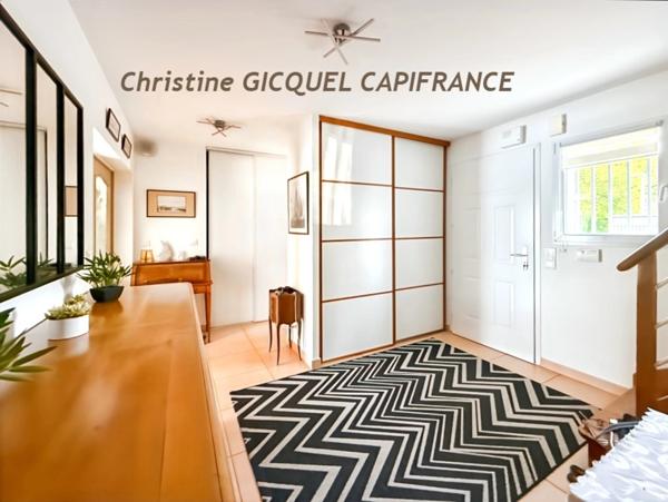 LA BAULE, villa 6 à 7 chambres avec piscine, et grand jardin clos. Belles prestations, tout confort.