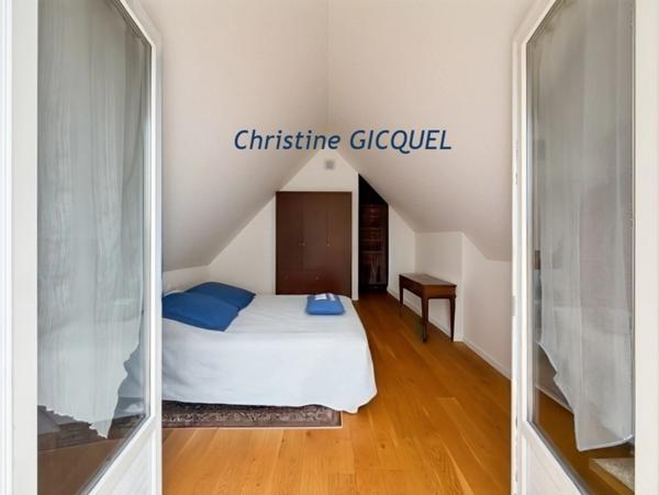 LA BAULE, villa 6 à 7 chambres avec piscine, et grand jardin clos. Belles prestations, tout confort.