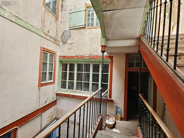 Local mixte (Pro/Hab) à vendre à Saint-Amour dans le Jura (39160), ref : 71111-66