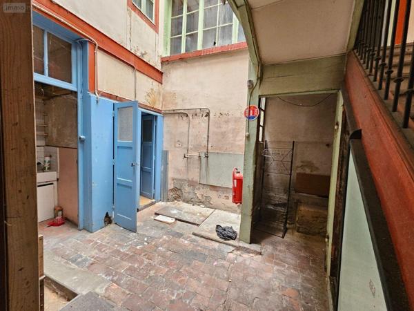 Local mixte (Pro/Hab) à vendre à Saint-Amour dans le Jura (39160), ref : 71111-66